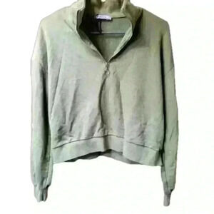 Astradivarius 1/4 zip crop top sweater Woman's sz xs sage green